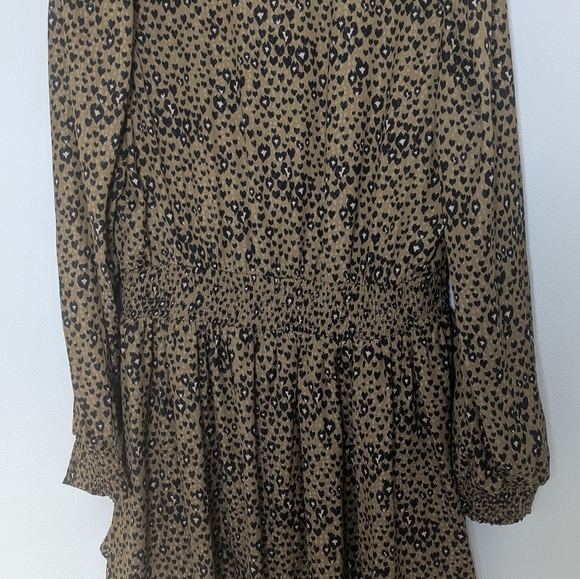 On 34th New Animal Printed Smocked Waist Tiered Mini Dress Brown V-neck Sleeves - Picture 7 of 12